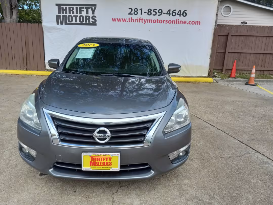 2015 Nissan Altima - 1N4AL3AP5FN919115 - Image #1