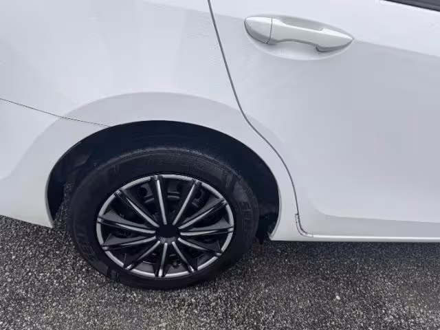 2015 Toyota Corolla - 2T1BURHE6FC244218 - Image #16