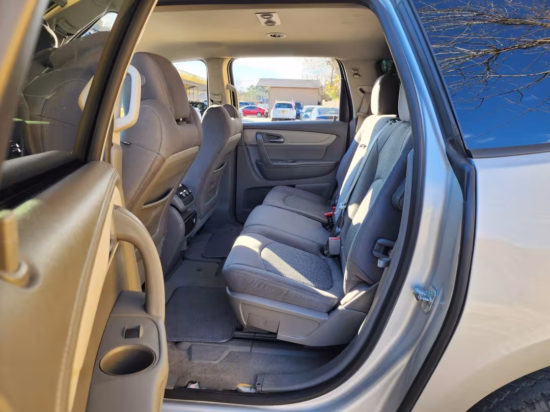 2016 Chevrolet Traverse - 1GNKRFKD0GJ261481 - Image #10
