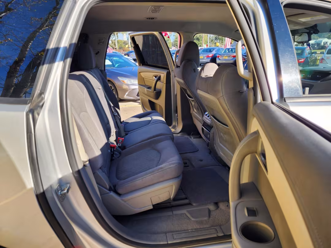 2016 Chevrolet Traverse - 1GNKRFKD0GJ261481 - Image #12