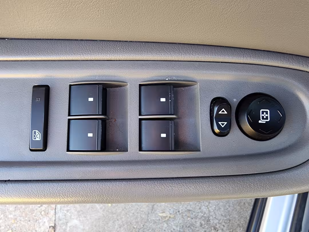 2016 Chevrolet Traverse - 1GNKRFKD0GJ261481 - Image #5