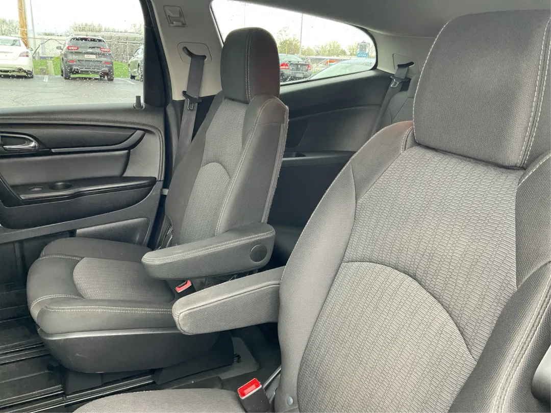 2016 Chevrolet Traverse - 1GNKVGKD8GJ224292 - Image #11