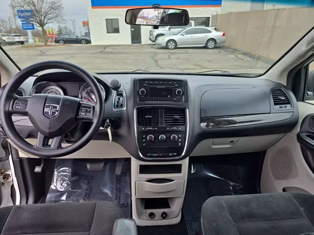 2016 Dodge Grand Caravan - 2C4RDGBG4GR170263 - Image #11