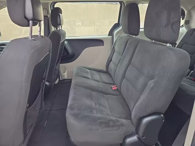2016 Dodge Grand Caravan - 2C4RDGBG4GR170263 - Image #9