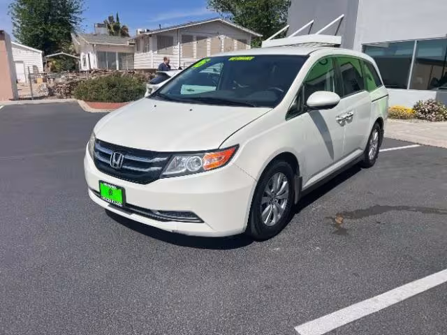 2016 Honda Odyssey - 5FNRL5H31GB055191 - Image #2
