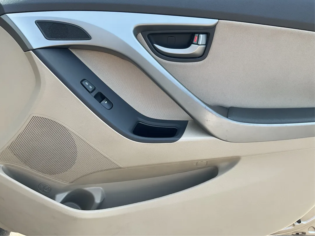 2016 Hyundai Elantra - 5NPDH4AE3GH676404 - Image #19