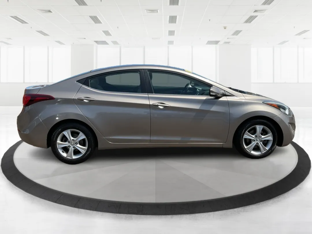2016 Hyundai Elantra - 5NPDH4AE3GH676404 - Image #2