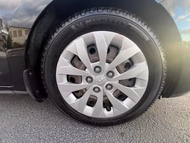 2016 Hyundai Elantra GT - KMHD35LH3GU304820 - Image #10