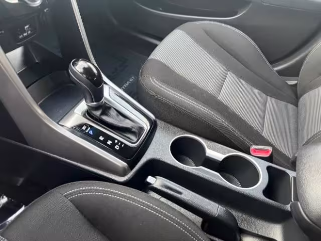 2016 Hyundai Elantra GT - KMHD35LH3GU304820 - Image #19