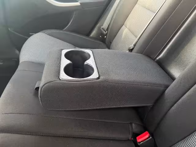 2016 Hyundai Elantra GT - KMHD35LH3GU304820 - Image #23