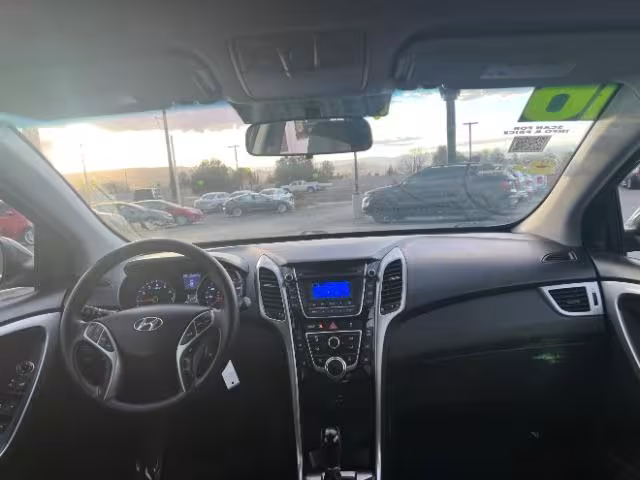 2016 Hyundai Elantra GT - KMHD35LH3GU304820 - Image #24