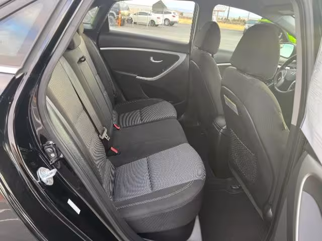 2016 Hyundai Elantra GT - KMHD35LH3GU304820 - Image #28