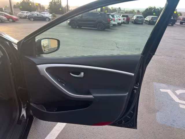 2016 Hyundai Elantra GT - KMHD35LH3GU304820 - Image #29