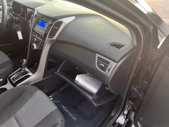 2016 Hyundai Elantra GT - KMHD35LH3GU304820 - Image #31