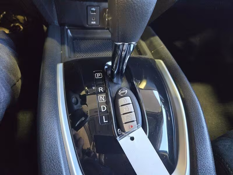 2016 Nissan Rogue - 5N1AT2MV2GC815110 - Image #20