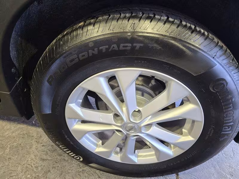 2016 Nissan Rogue - 5N1AT2MV2GC815110 - Image #4