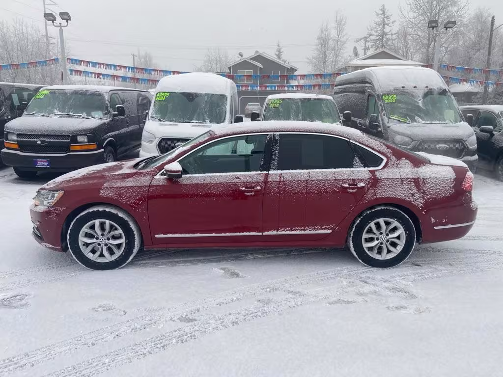 2016 Volkswagen Passat - 1VWAT7A39GC036420 - Image #1