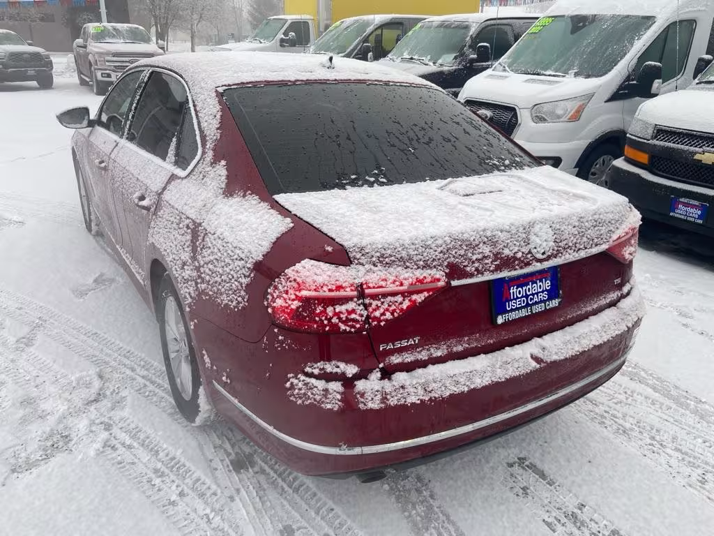 2016 Volkswagen Passat - 1VWAT7A39GC036420 - Image #2