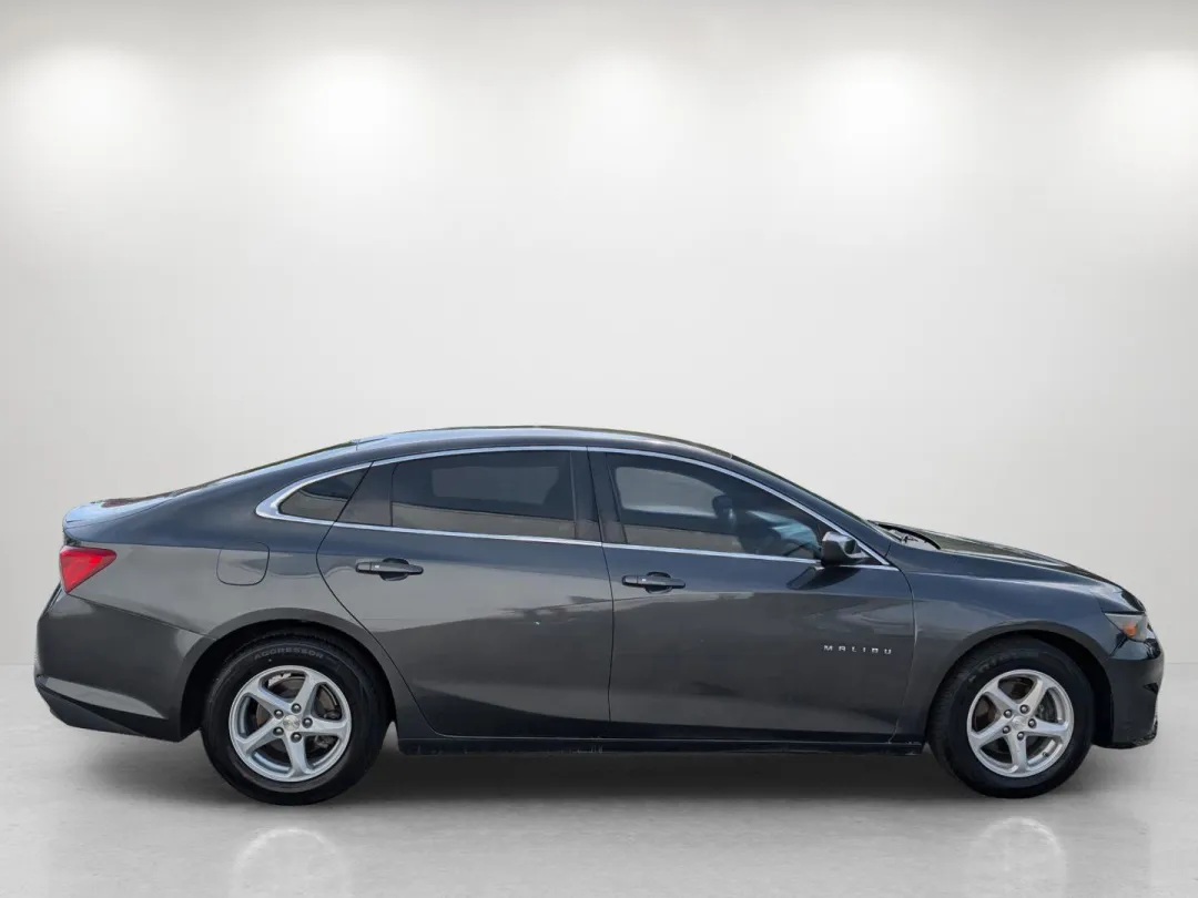 2017 Chevrolet Malibu - 1G1ZB5ST2HF202216 - Image #6