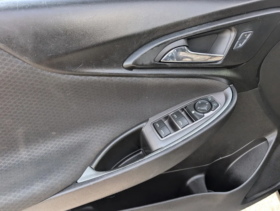 2017 Chevrolet Malibu - 1G1ZB5ST2HF202216 - Image #9