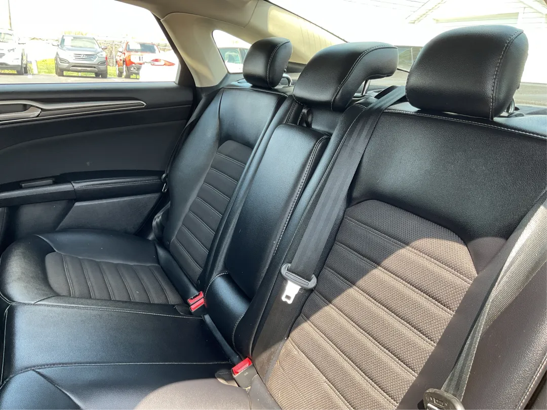 2017 Ford Fusion - 3FA6P0HDXHR308680 - Image #10