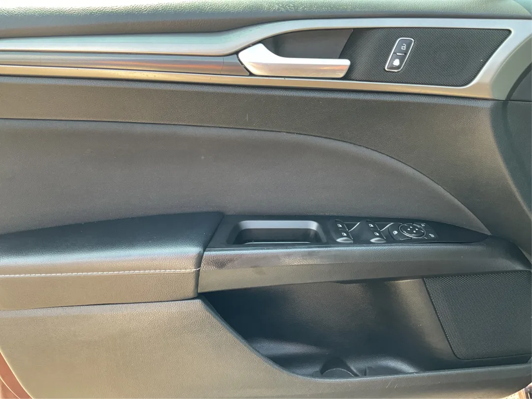 2017 Ford Fusion - 3FA6P0HDXHR308680 - Image #19