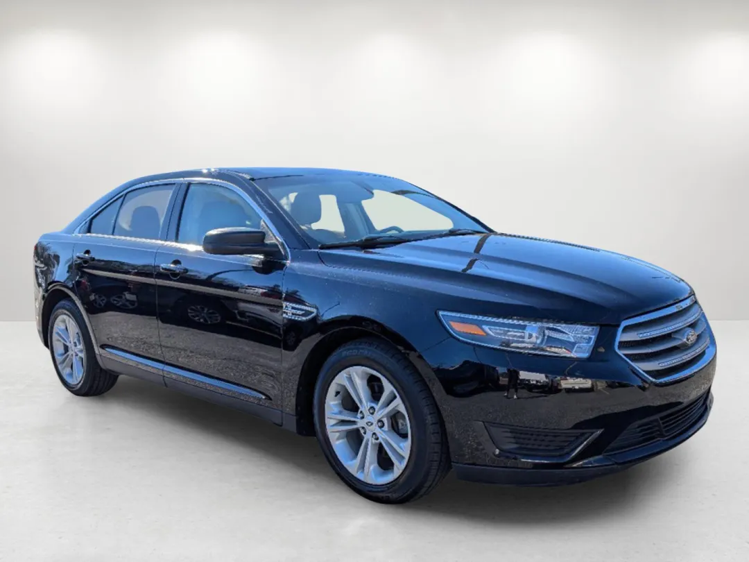 2017 Ford Taurus - 1FAHP2D81HG123972 - Image #3