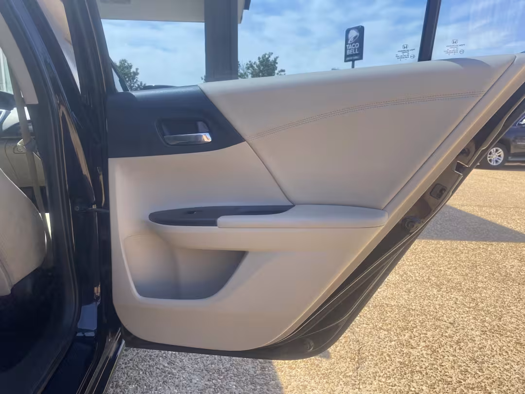 2017 Honda Accord - 1HGCR2F71HA080886 - Image #15