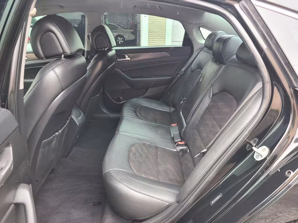 2017 Hyundai Sonata - 5NPE34AF8HH499748 - Image #11