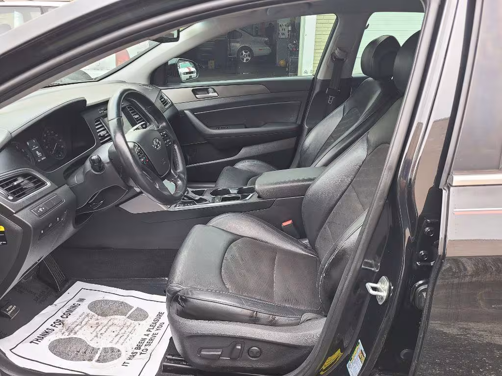 2017 Hyundai Sonata - 5NPE34AF8HH499748 - Image #13