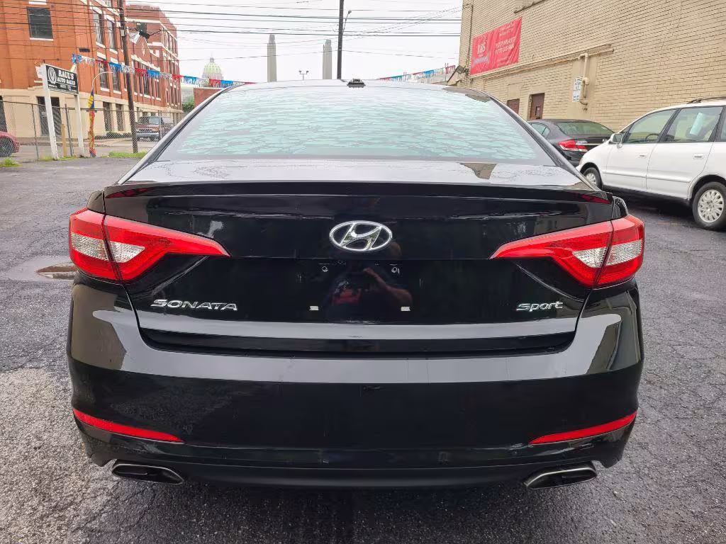 2017 Hyundai Sonata - 5NPE34AF8HH499748 - Image #5