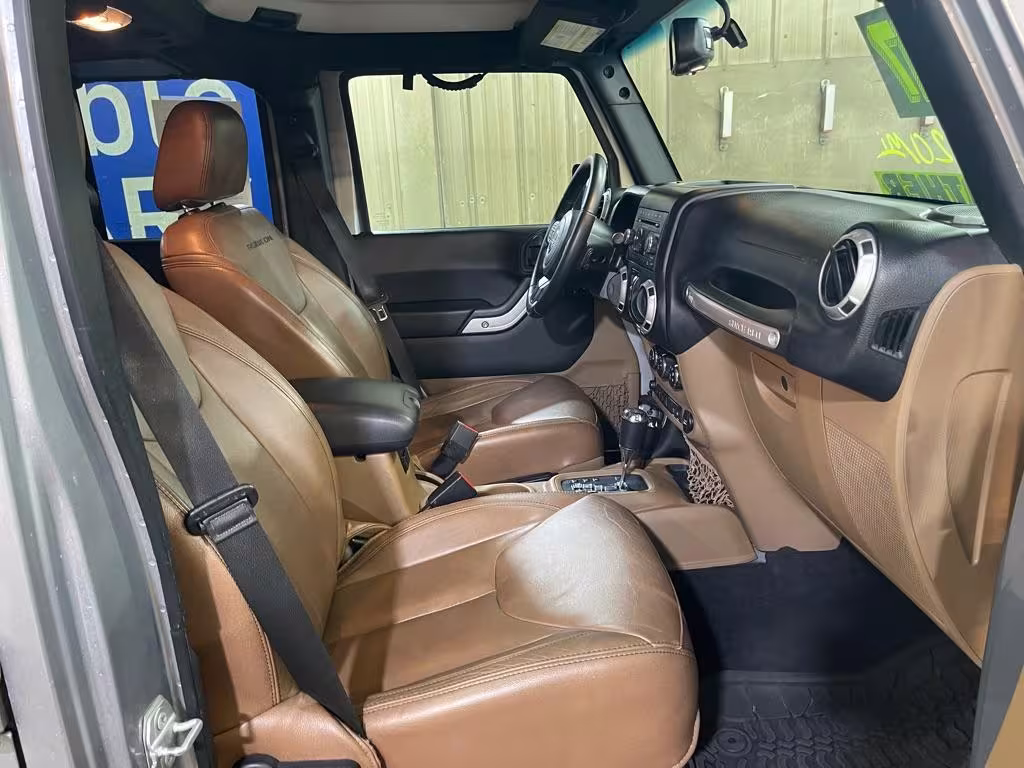 2017 Jeep Wrangler - 1C4BJWFG5HL714780 - Image #4