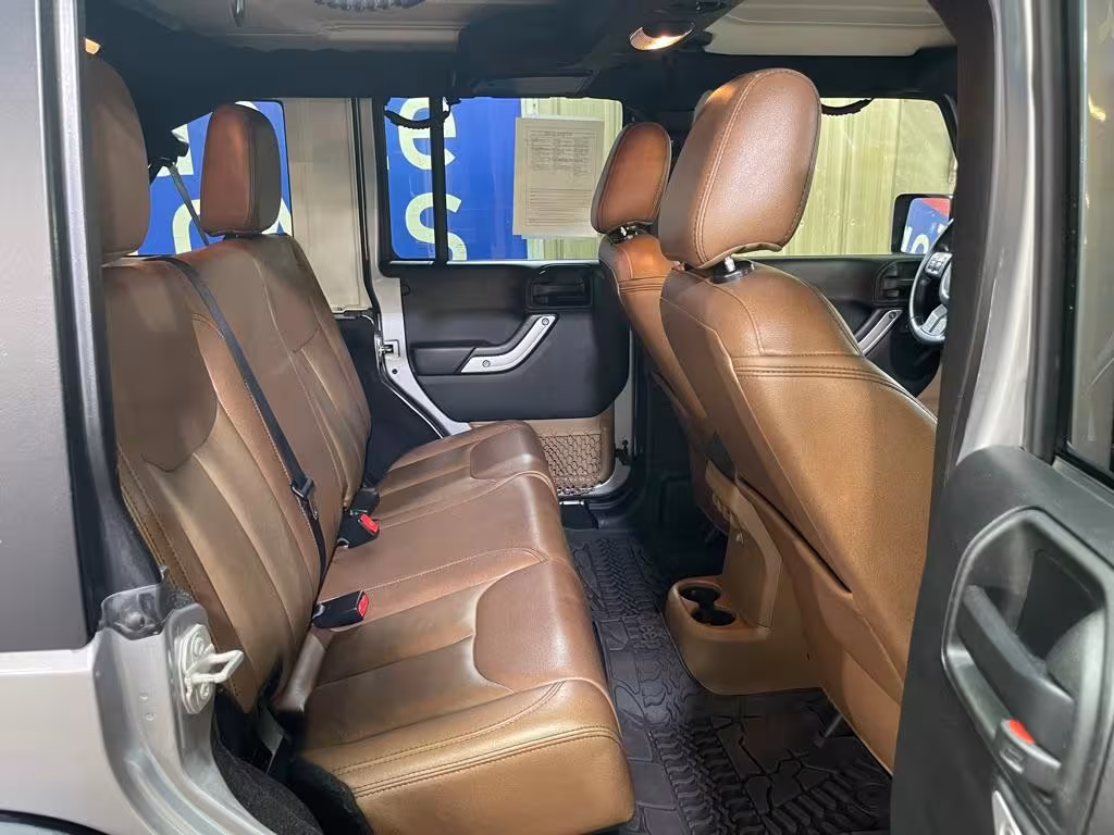 2017 Jeep Wrangler - 1C4BJWFG5HL714780 - Image #5