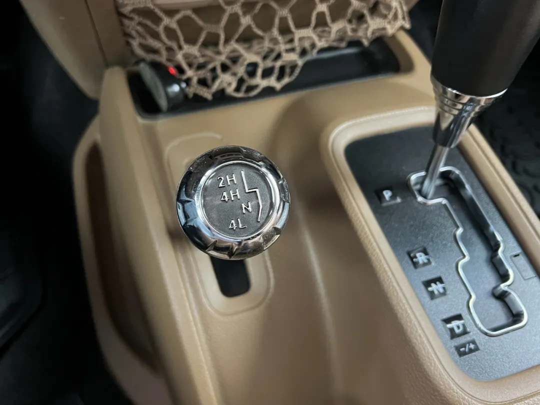 2017 Jeep Wrangler - 1C4HJWFG9HL755312 - Image #3