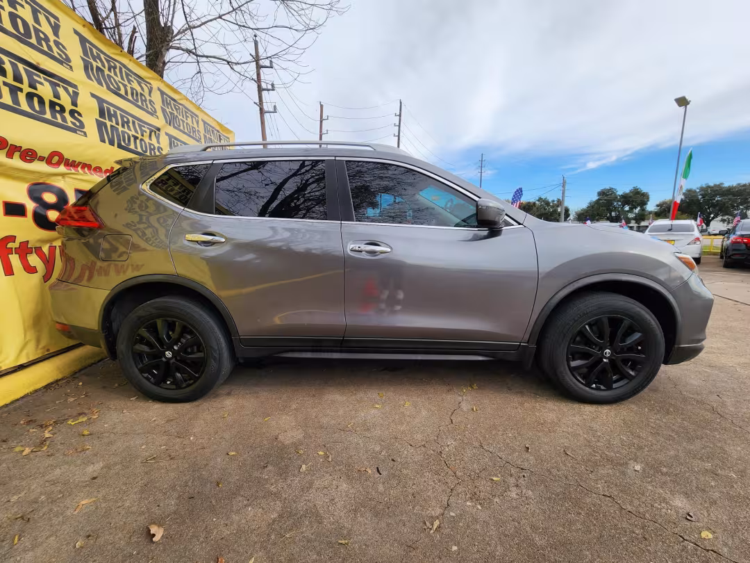 2017 Nissan Rogue - JN8AT2MV3HW273704 - Image #3