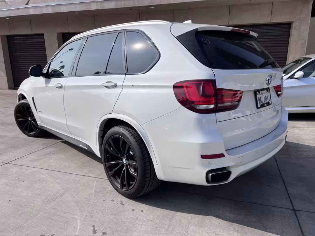 2018 BMW X5 - 5UXKR2C5XJ0Z21031 - Image #1