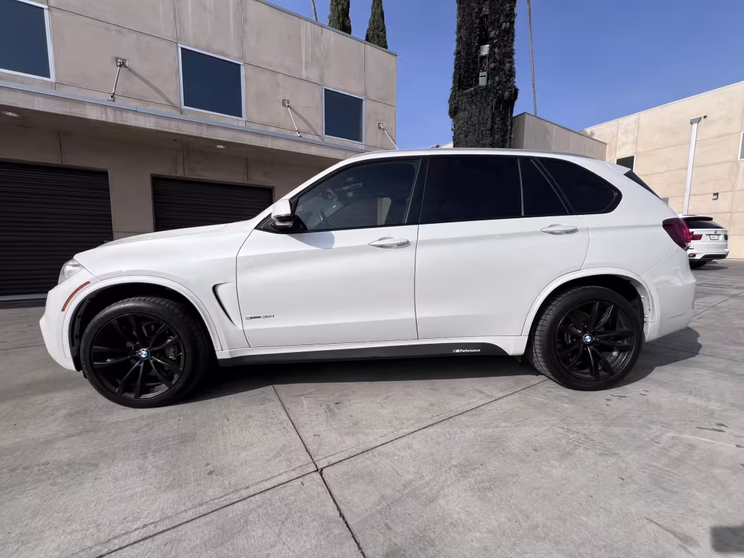 2018 BMW X5 - 5UXKR2C5XJ0Z21031 - Image #2