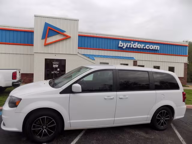 2018 Dodge Grand Caravan - 2C4RDGBGXJR220056 - Image #2