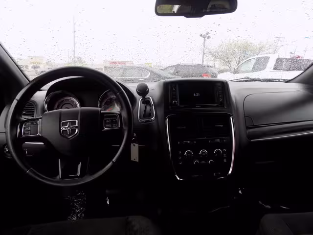 2018 Dodge Grand Caravan - 2C4RDGBGXJR220056 - Image #9