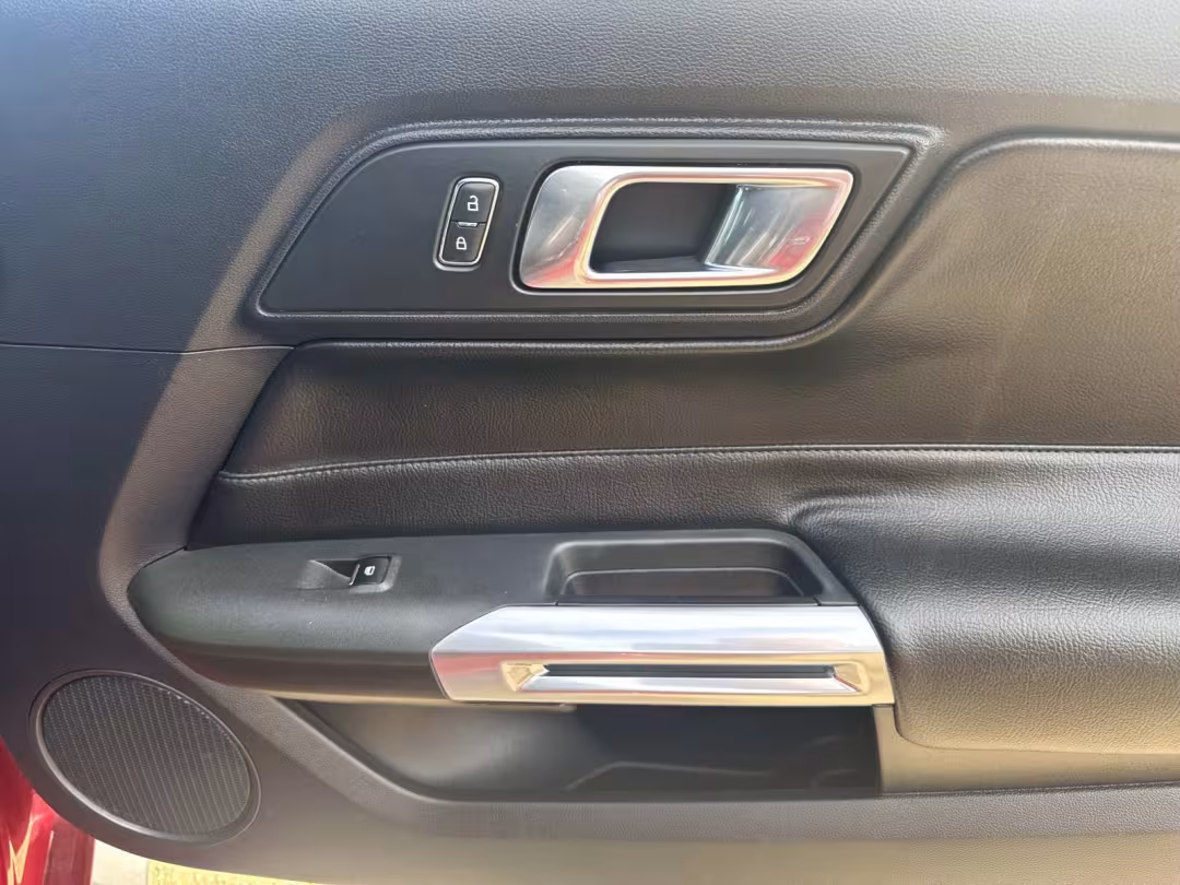 2018 Ford Mustang - 1FA6P8TH9J5172074 - Image #19