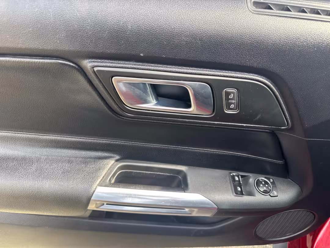 2018 Ford Mustang - 1FA6P8TH9J5172074 - Image #25