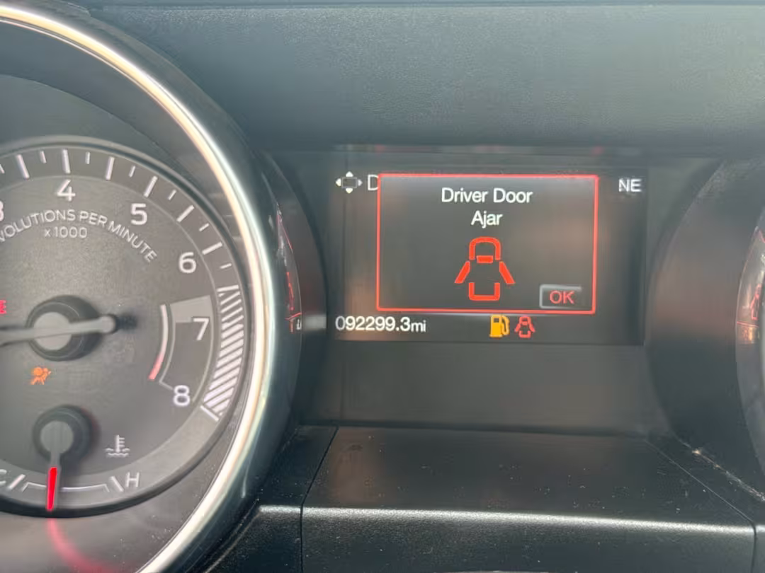 2018 Ford Mustang - 1FA6P8TH9J5172074 - Image #34