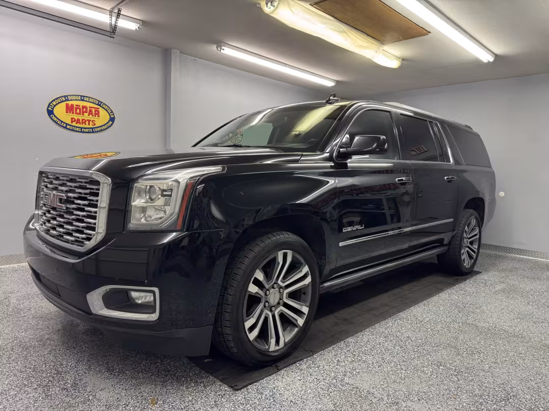 2018 GMC Yukon XL - 1GKS2HKJ7JR322403 - Image #1