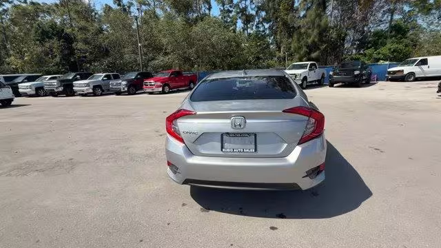 2018 Honda Civic - 19XFC2F78JE002752 - Image #3