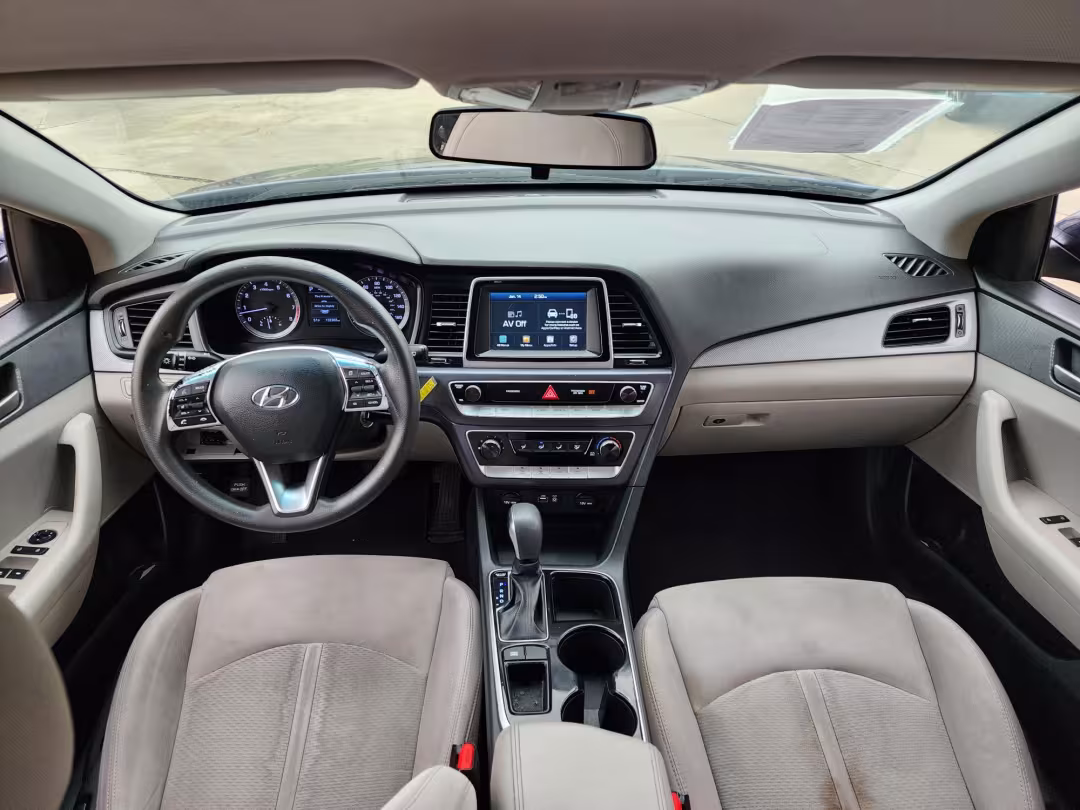 2018 Hyundai Sonata - 5NPE24AF7JH613585 - Image #10