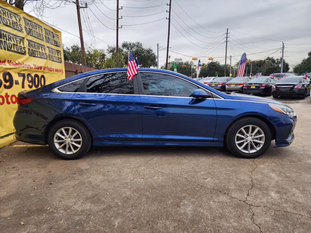 2018 Hyundai Sonata - 5NPE24AF7JH613585 - Image #3