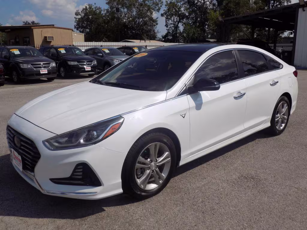 2018 Hyundai Sonata - 5NPE34AF2JH628556 - Image #5