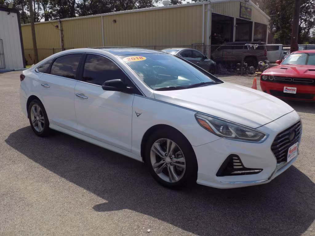 2018 Hyundai Sonata - 5NPE34AF2JH628556 - Image #6