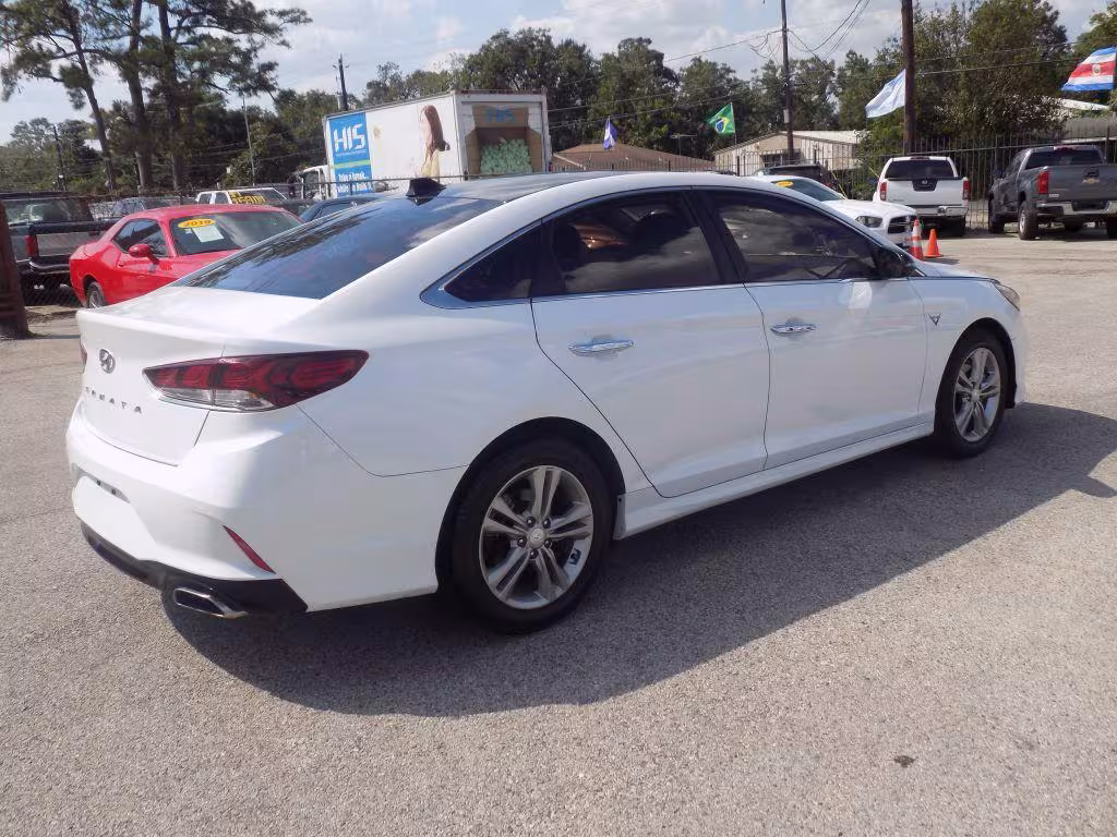 2018 Hyundai Sonata - 5NPE34AF2JH628556 - Image #7