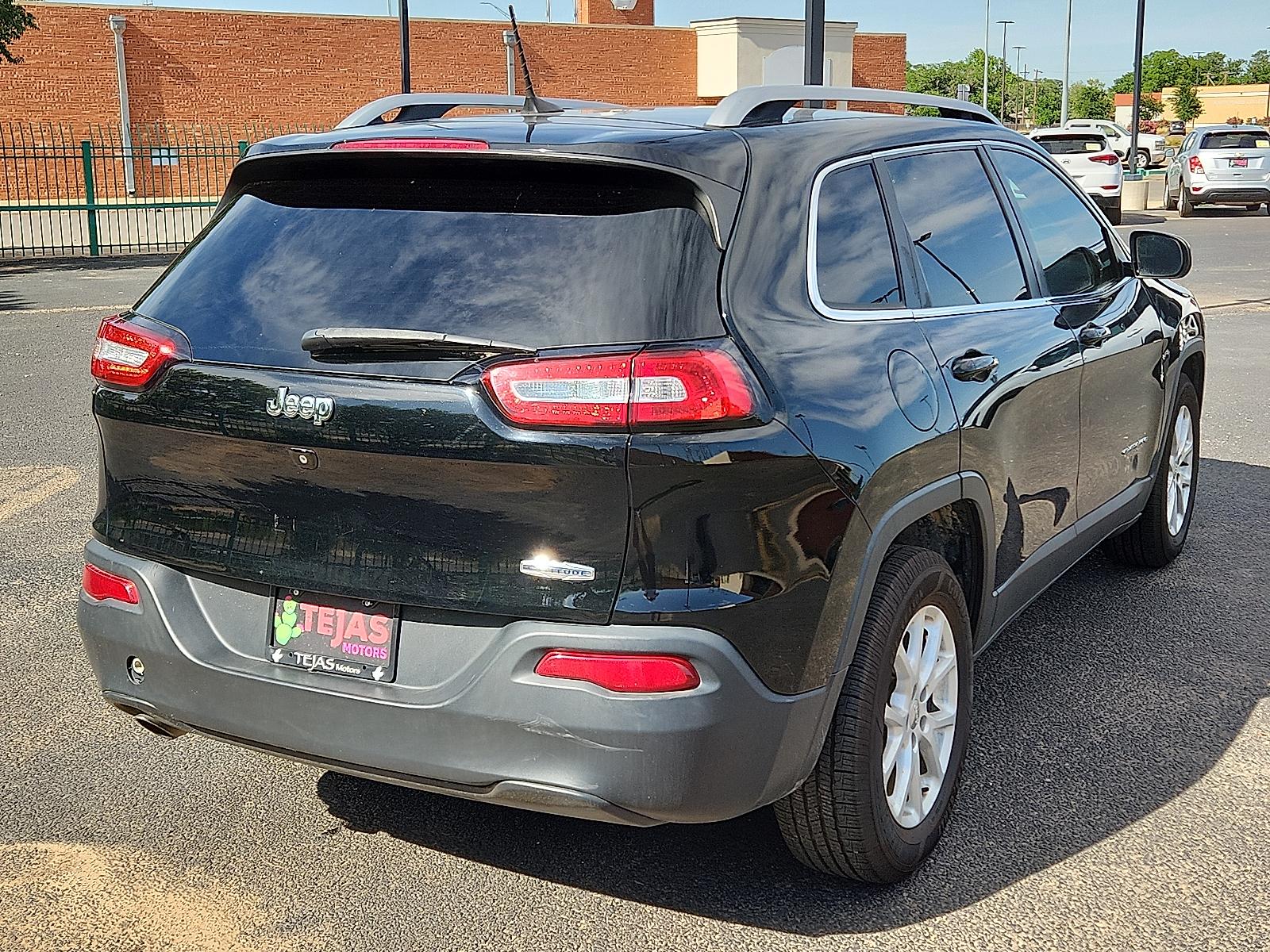 2018 Jeep Cherokee - 1C4PJLLB8JD590727 - Image #2